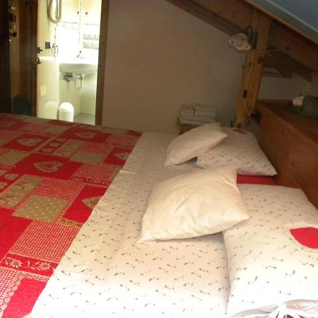 B&B La Casa Delle Bambole Панкия Экстерьер фото